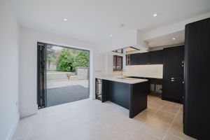 Breakfast kitchen- click for photo gallery